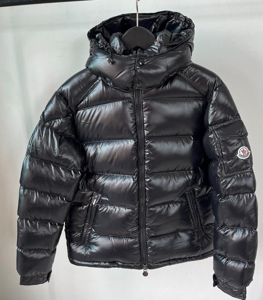 Moncler maya jas, Ophalen of Verzenden, Zo goed als nieuw, Overige maten, Zwart