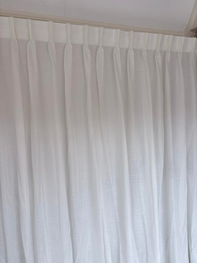 Nieuw Gordijn Inbetween Gebroken Wit - 350x260cm - House of, Huis en Inrichting, Ophalen of Verzenden, Nieuw, Crème, 200 cm of meer