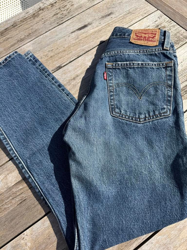 Levi's 501 dames spijkerbroek W24 L30, Kleding | Dames, Spijkerbroeken en Jeans, Ophalen of Verzenden, Zo goed als nieuw, Blauw