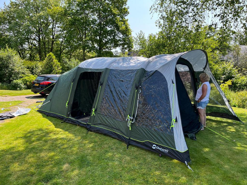 Outwell opblaasbare 6-persoons tent, Caravans en Kamperen, Tenten, Ophalen, Zo goed als nieuw