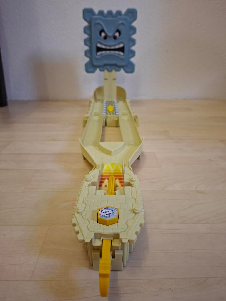 Hot Wheels Mario Kart Thwomp Ruins racebaan, Kinderen en Baby's, Speelgoed | Racebanen, Ophalen, Zo goed als nieuw, Elektrisch