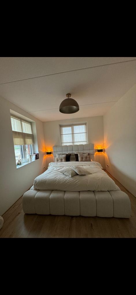 Witte Teddy Boxspring met Opbergruimte, Ophalen, Wit, Tweepersoons, Zo goed als nieuw