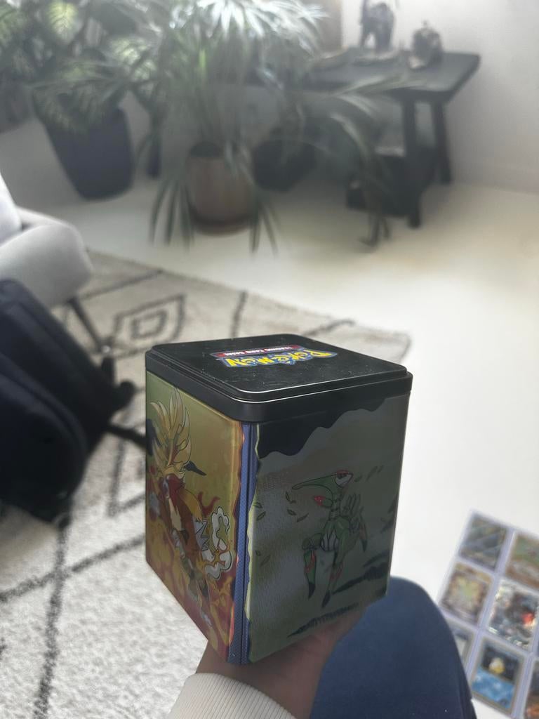 Leeg Pokémon kaarten blik - Bewaar je kaarten veilig!, Ophalen of Verzenden, Zo goed als nieuw, Overige typen