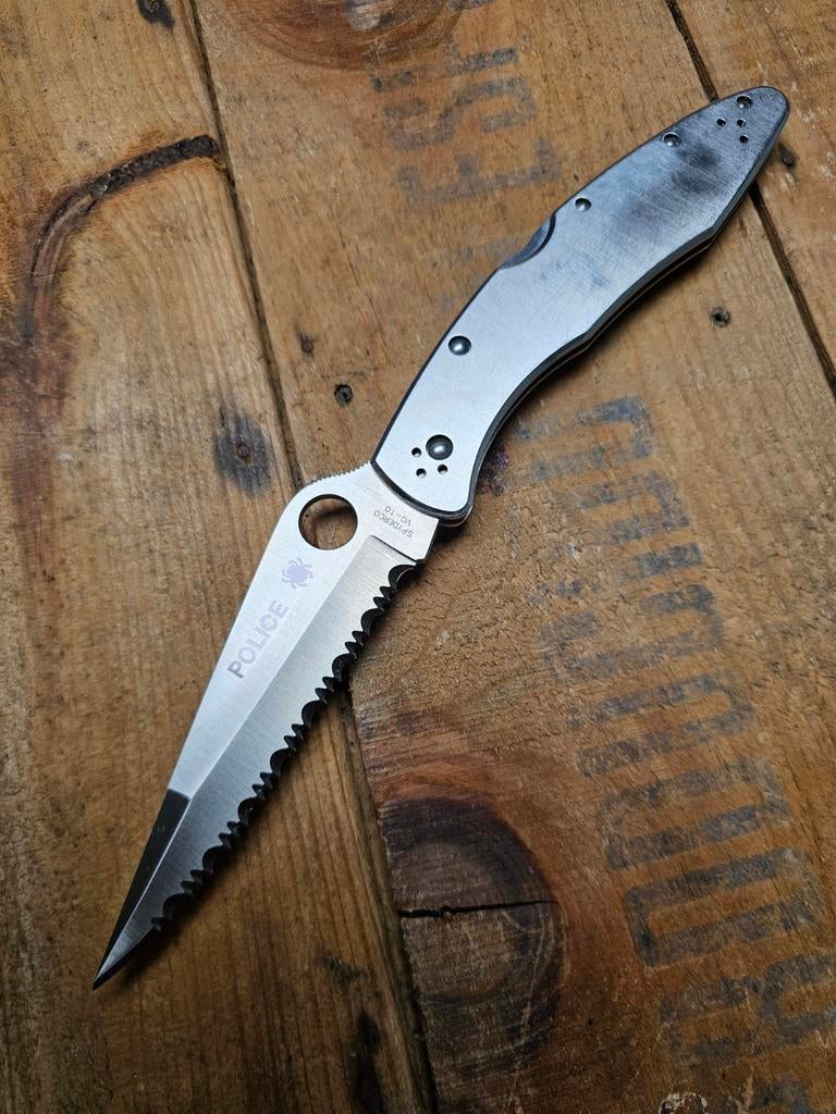 Spyderco Police C07S serrated zakmes, Ophalen of Verzenden, Overige soorten, Mes of Dolk