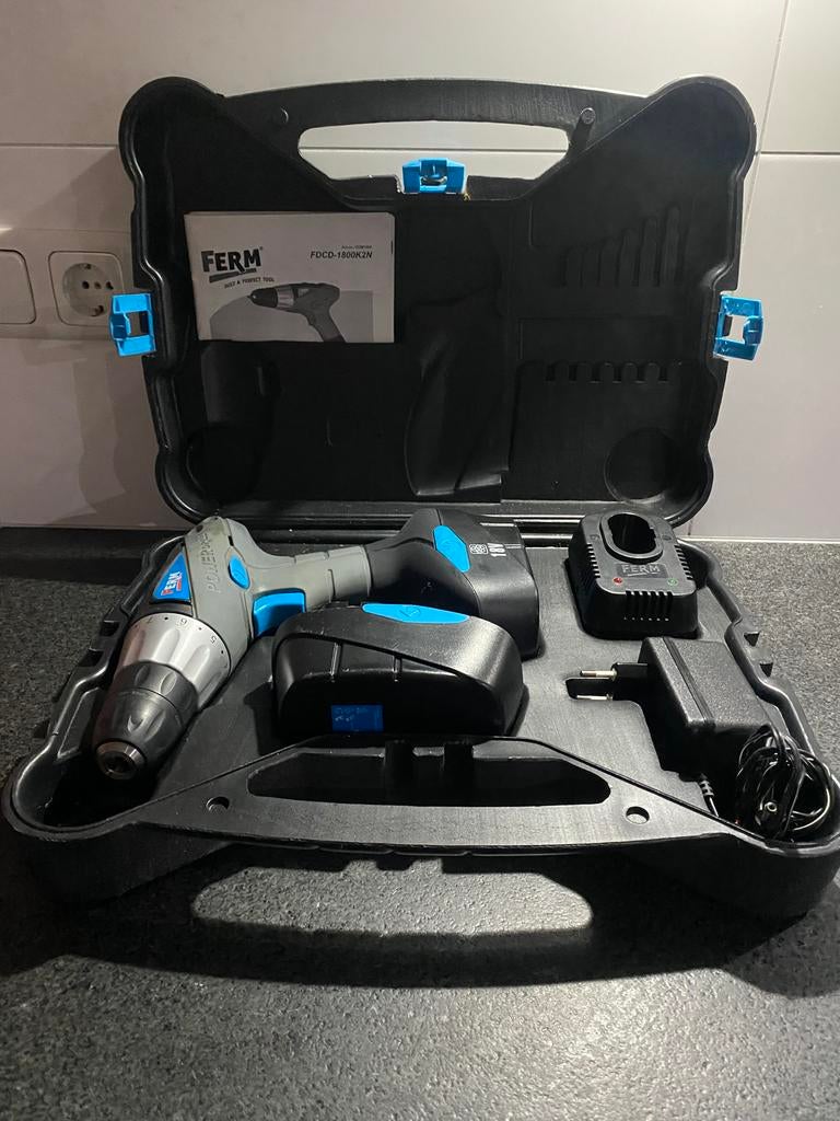 Ferm accu boormachine set, Ophalen of Verzenden, Zo goed als nieuw, Boormachine