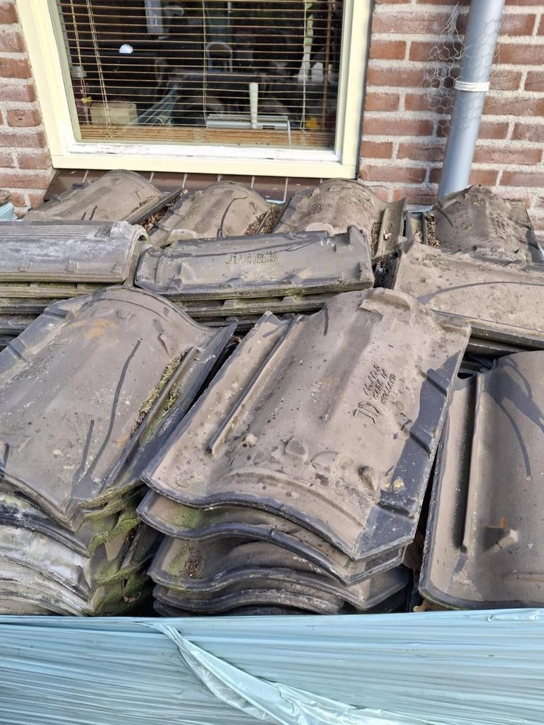 Belfeld dakpannen, Doe-het-zelf en Verbouw, Dakpannen en Dakbedekking, Ophalen, Gebruikt, Steen of Klei, Zwart