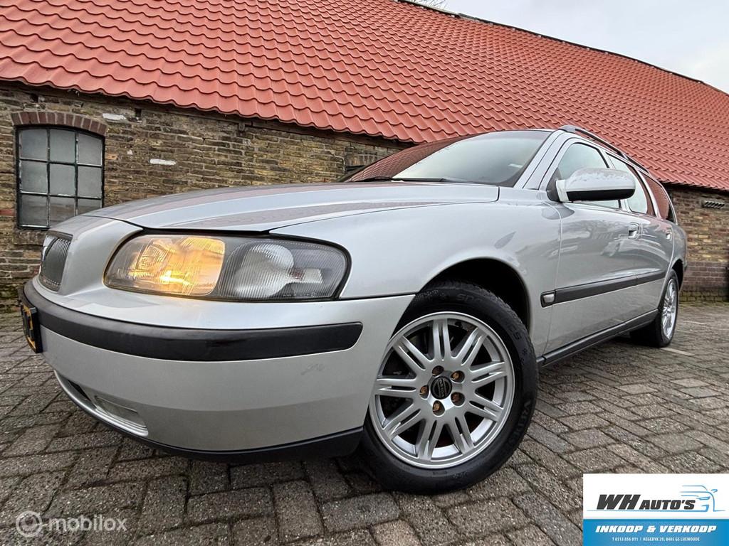 Volvo V70 2.4 T Comfort Line, Auto's, Volvo, 2435 cc, 1570 kg, 93 €/maand, Zilver of Grijs