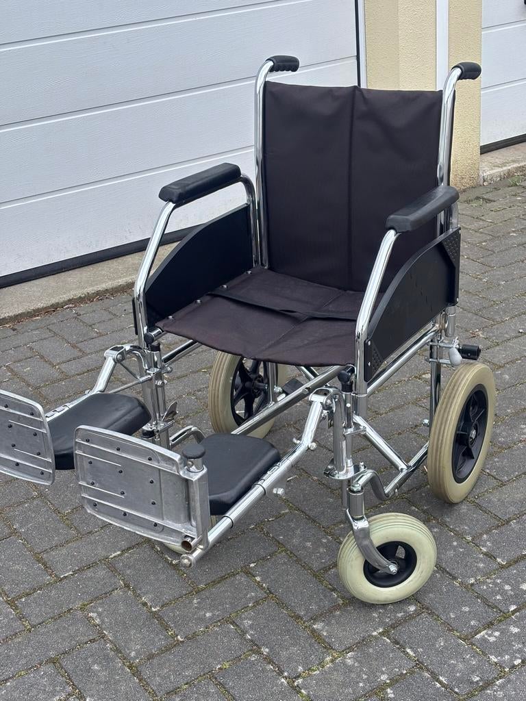 Rolstoel verstelbare beensteunen voor gestrekt been., Diversen, Rolstoelen, Meer info ☎️0️⃣6️⃣➖2️⃣0️⃣9️⃣0️⃣1️⃣0️⃣4️⃣0️⃣, Zo goed als nieuw