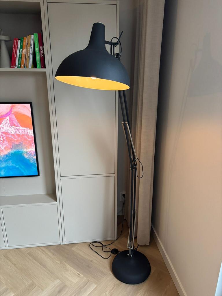 Staande lamp antraciet, Huis en Inrichting, Lampen | Vloerlampen, Ophalen, Zo goed als nieuw, 150 tot 200 cm
