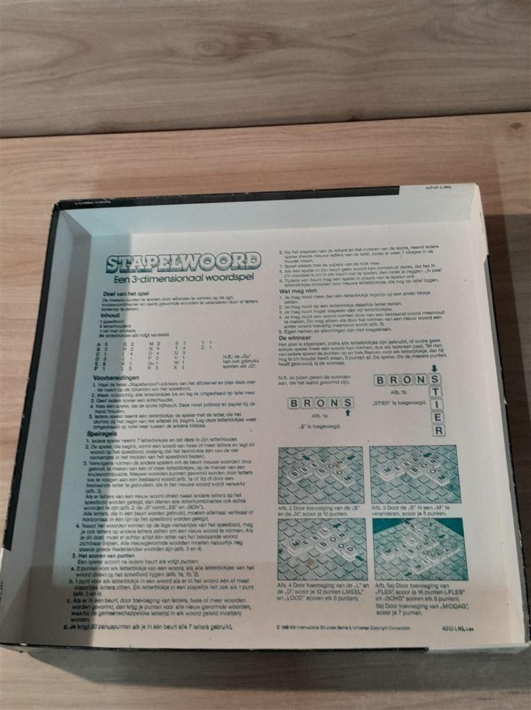 Stapelwoord - 3d woordspel - s5391, Hobby en Vrije tijd, Gezelschapsspellen | Bordspellen, Verzenden, Zo goed als nieuw