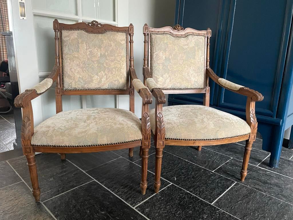 Antieke Louis XVI fauteuils, Ophalen