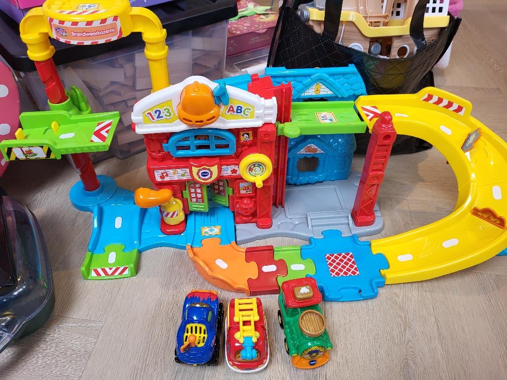 VTech Toet Toet Auto's Brandweerkazerne, Ophalen, Zo goed als nieuw, 2 tot 4 jaar