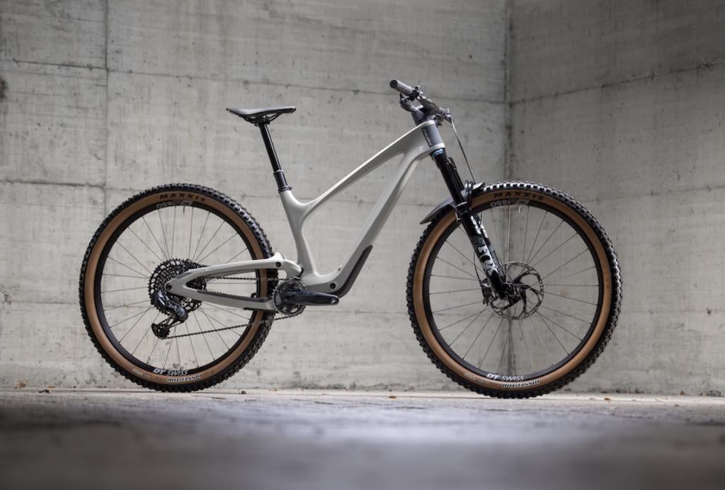 BOLD Linkin 150 Ultimate (Scott Spark, Genius, Ransom), Fietsen en Brommers, Fietsen | Mountainbikes en ATB, Fully, Zo goed als nieuw