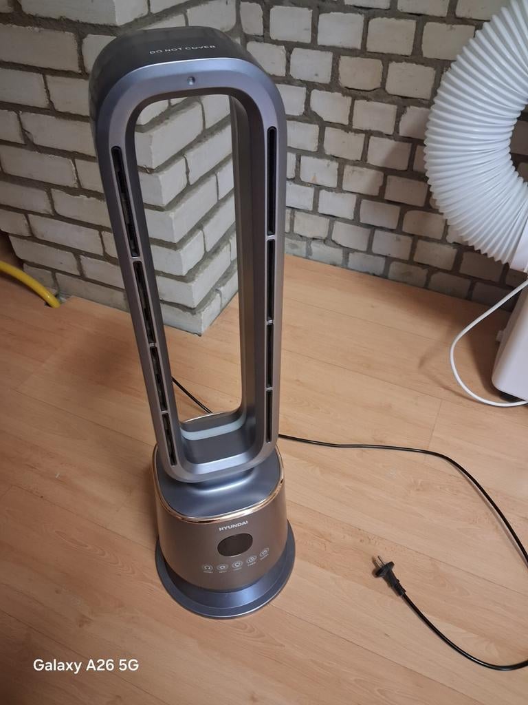 Hyndai bladeless ventilatorkachel, Witgoed en Apparatuur, Ventilatoren, Ophalen, Ventilator met afstandsbediening, Gebruikt, Torenventilator