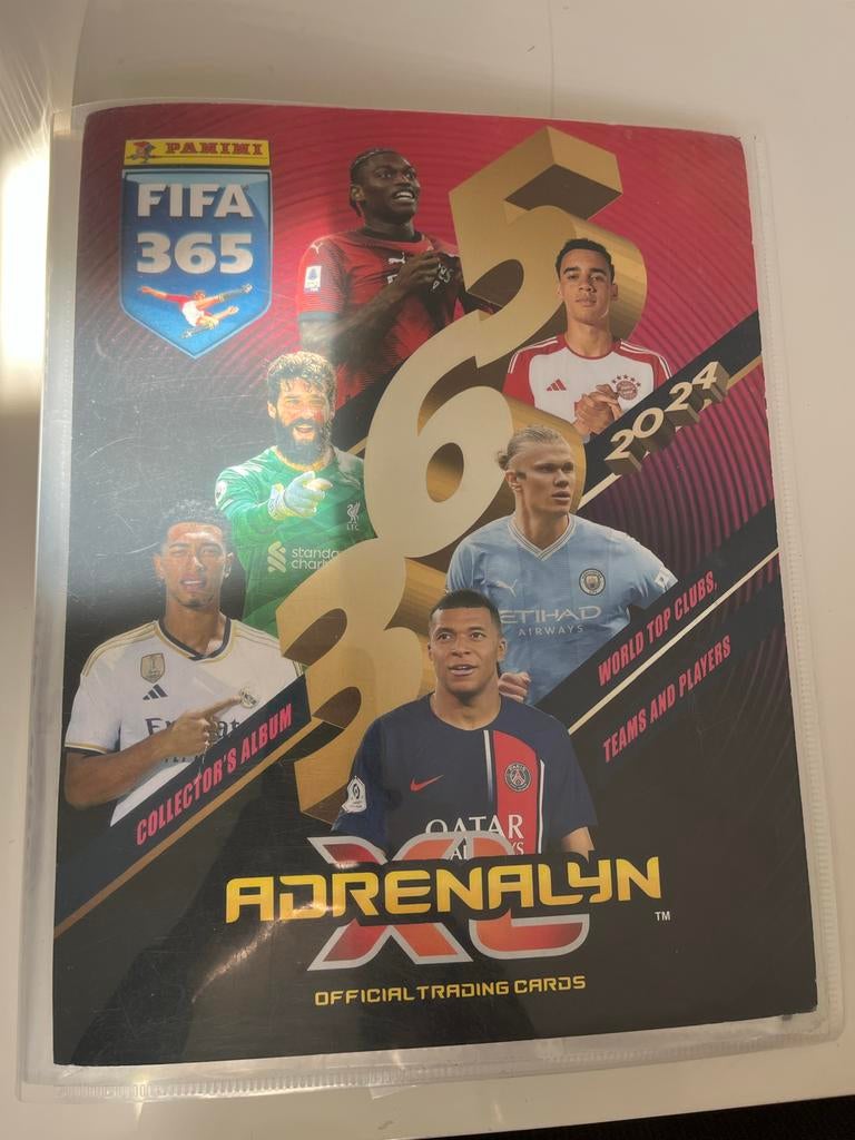FIFA 365 Adrenalyn XL verzamelmap 2024, Ophalen of Verzenden, Nieuw, Boek of Catalogus