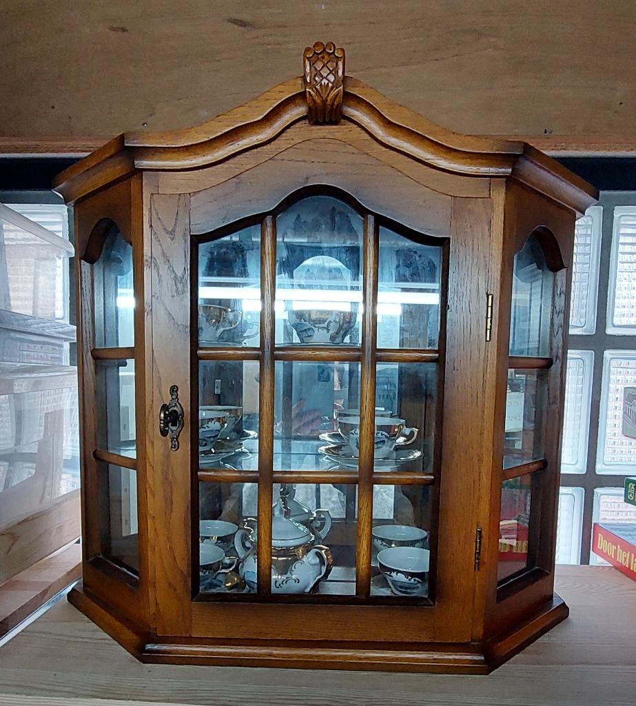 Antieke houten vitrine kastje (wd30), Ophalen
