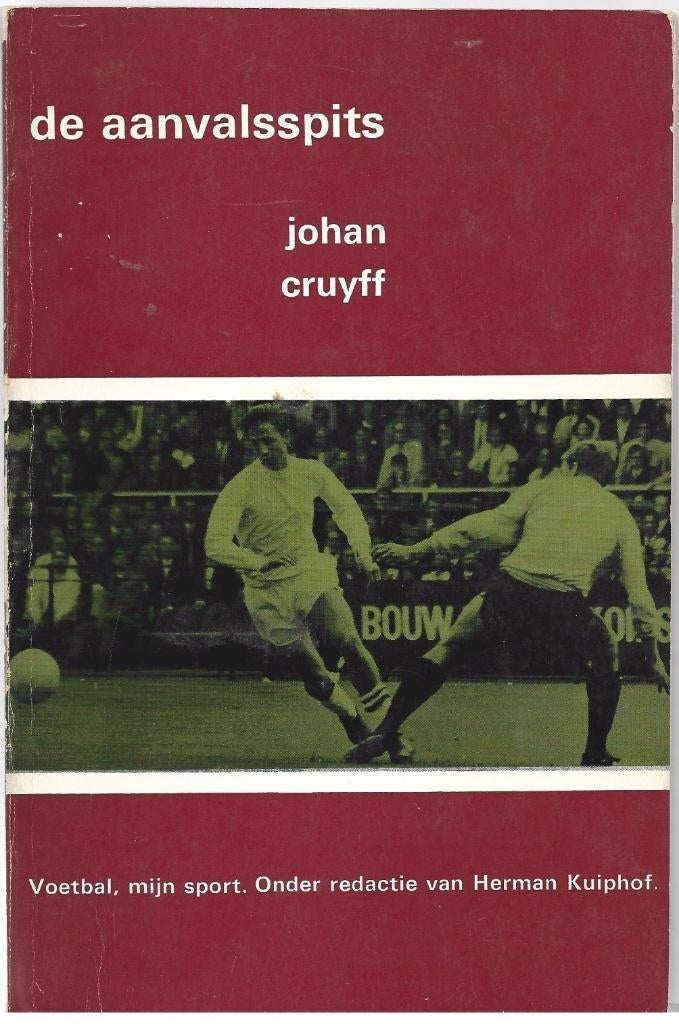 4 voetbal boeksjes o.a. de aanvalsspits door Johan Cruyff, Boeken, Sportboeken, Gelezen, Diverse auteurs, Ophalen of Verzenden
