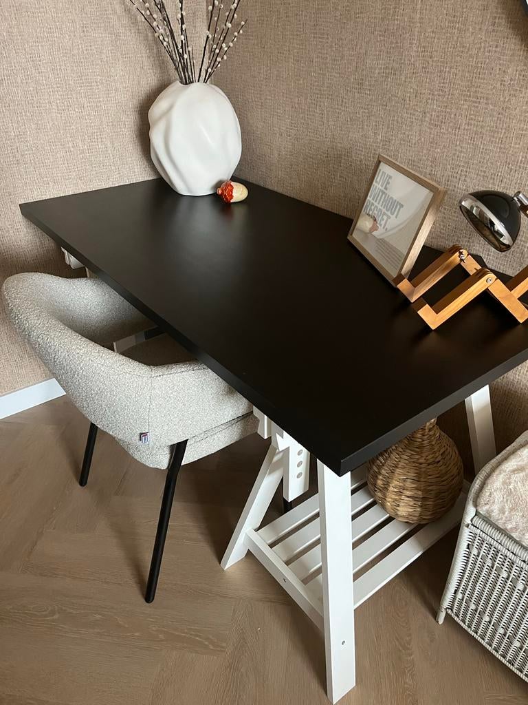 Groot bureau op schragen - 150x75 cm, Huis en Inrichting, Bureaus, Ophalen of Verzenden, Gebruikt