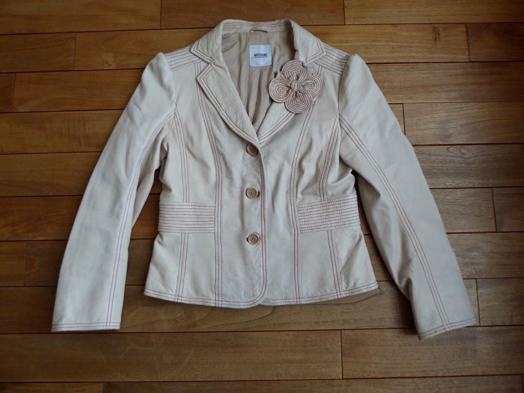 Moschino leren jasje. Maat 36 Jack. Beige met rode stiksels., Kleding | Dames, Beige, Zo goed als nieuw, Jasje, Maat 36 (S)