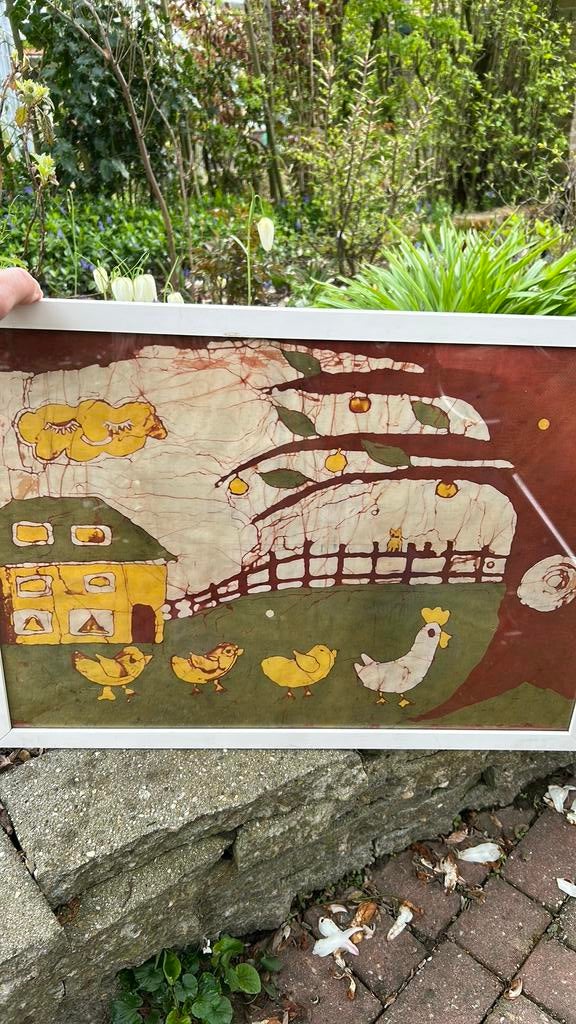 Vintage batik stof schilderij in lijst voorjaar kip kuikens, Ophalen of Verzenden, Gebruikt