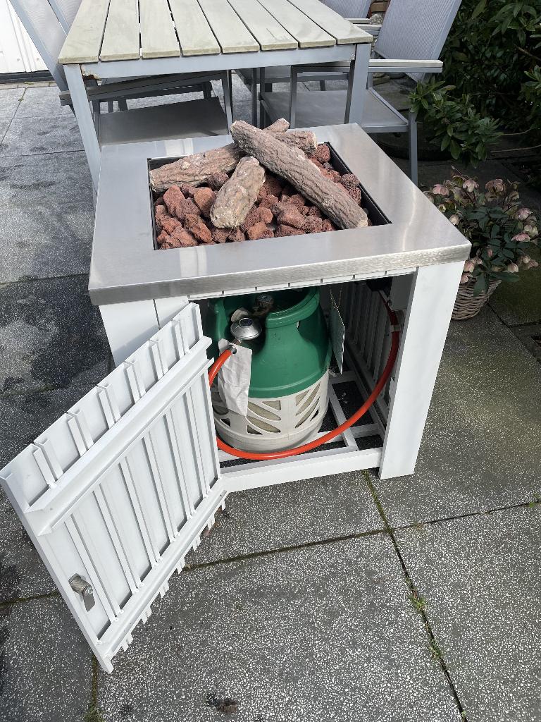 Vuurtafel aluminium 60cm x 60cm met gasfles, Ophalen, Zo goed als nieuw