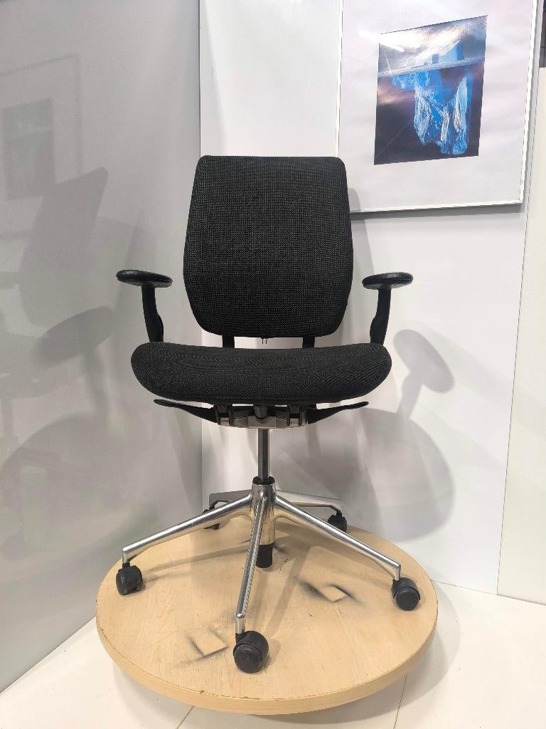 Vitra Oson Ergonomische stoel / werkstoel / stoel, 9 stuks, Gebruikt, Ophalen of Verzenden, Bureaustoel, Groen