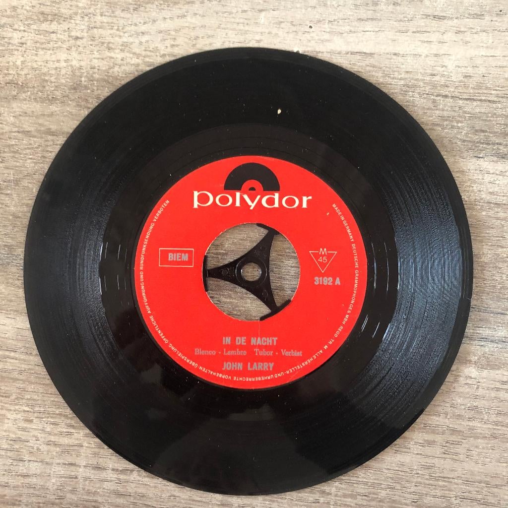 Vinyl single John Larry, Ophalen of Verzenden, Gebruikt, 7 inch, Nederlandstalig