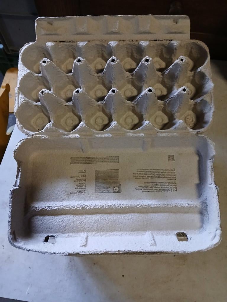 Eierdozen., Dieren en Toebehoren, Pluimvee | Toebehoren, Ophalen, Gebruikt, Drinken en Voederen