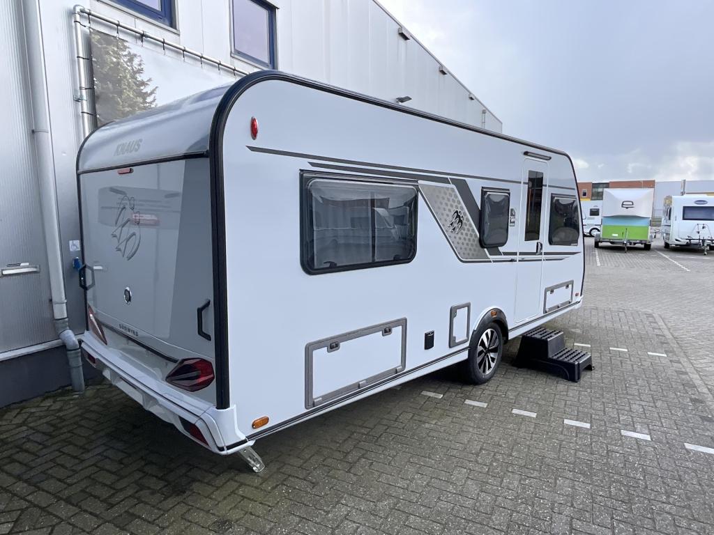 Knaus Sudwind Black Selection 540 UE VLOERVERW-ENKEL BEDDEN, Bedrijf, Knaus, Overige typen, 1250 - 1500 kg