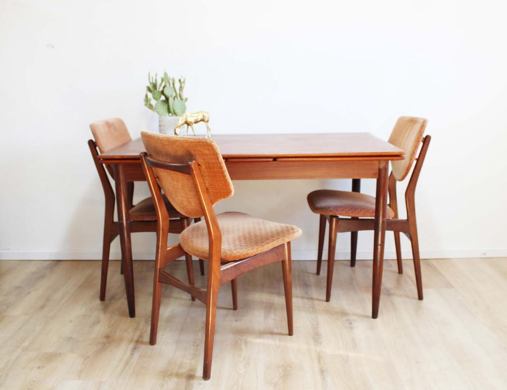 Houten vintage eettafel. Mid Century retro tafel, opknapper, Ophalen, O, O, Retro, vintage, scandinavisch, mid century, japandi, wabi sabi