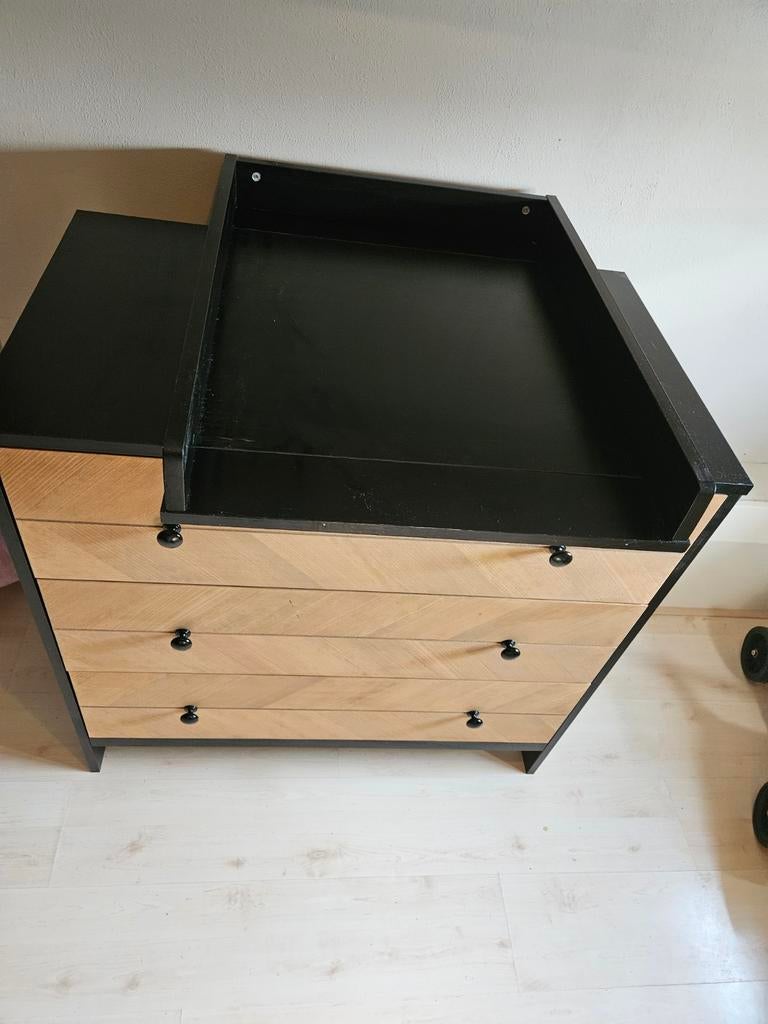 Mooie commode met lades en opzetstuk, Kinderen en Baby's, Kinderkamer | Commodes en Kasten, Ophalen, 50 tot 70 cm, Zo goed als nieuw