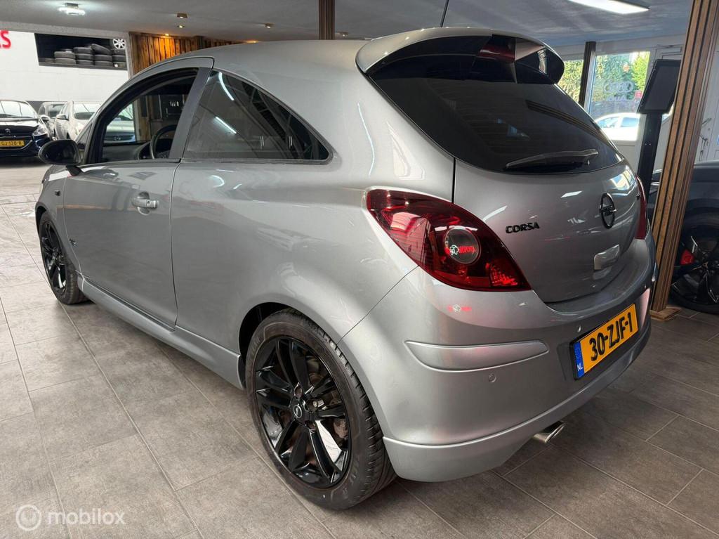 Opel Corsa 1.4 Turbo OPC Line / Navigatie/ Stoel Verw/ 120PK, Auto's, Voorwielaandrijving, Euro 5, 4 cilinders, Origineel Nederlands
