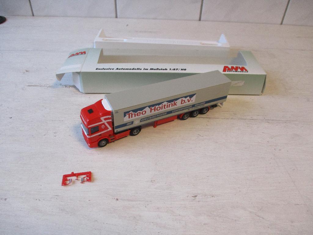 AWM Scania Theo Hoitink B.V. met Koel oplegger Schaal 1:87, Ophalen, Nieuw, Bus of Vrachtwagen, AWM