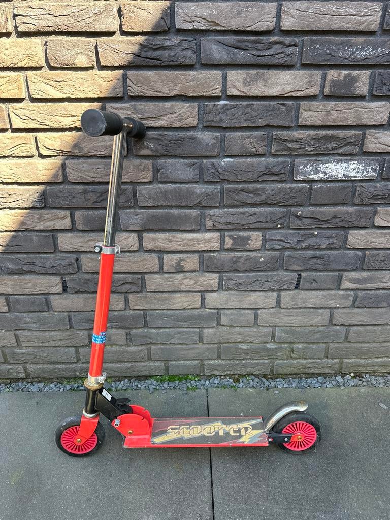 Rode step met 'SCOOTER' op het deck, Ophalen, Gebruikt, Gewone step