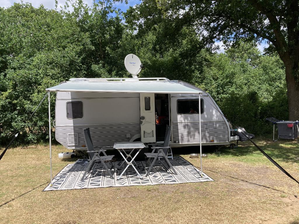 Te koop KIP Hyline 49TDB caravan, Omvormbare zithoek, Kip, Particulier, Schokbreker