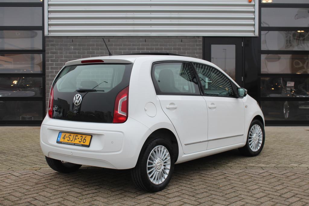 Volkswagen up! 1.0 High Up! / Panoramadak / Leer / Automaat, Euro 5, Gebruikt, Met garantie (alle), 4 stoelen