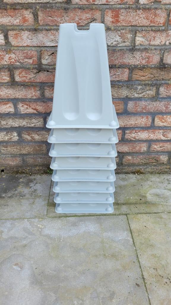 8 bedklossen, Ophalen