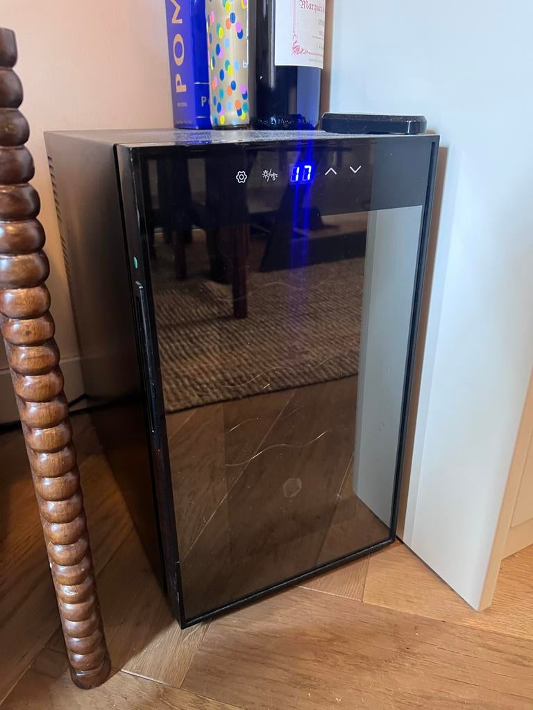 Wijn kastje, Ophalen of Verzenden, Zonder vriesvak, Gebruikt, Minder dan 45 cm