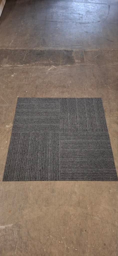 tapijttegels in kleur antraciet/grijs €1,75 per stuk nieuw, Ophalen of Verzenden, Nieuw, Grijs, Tapijttegels