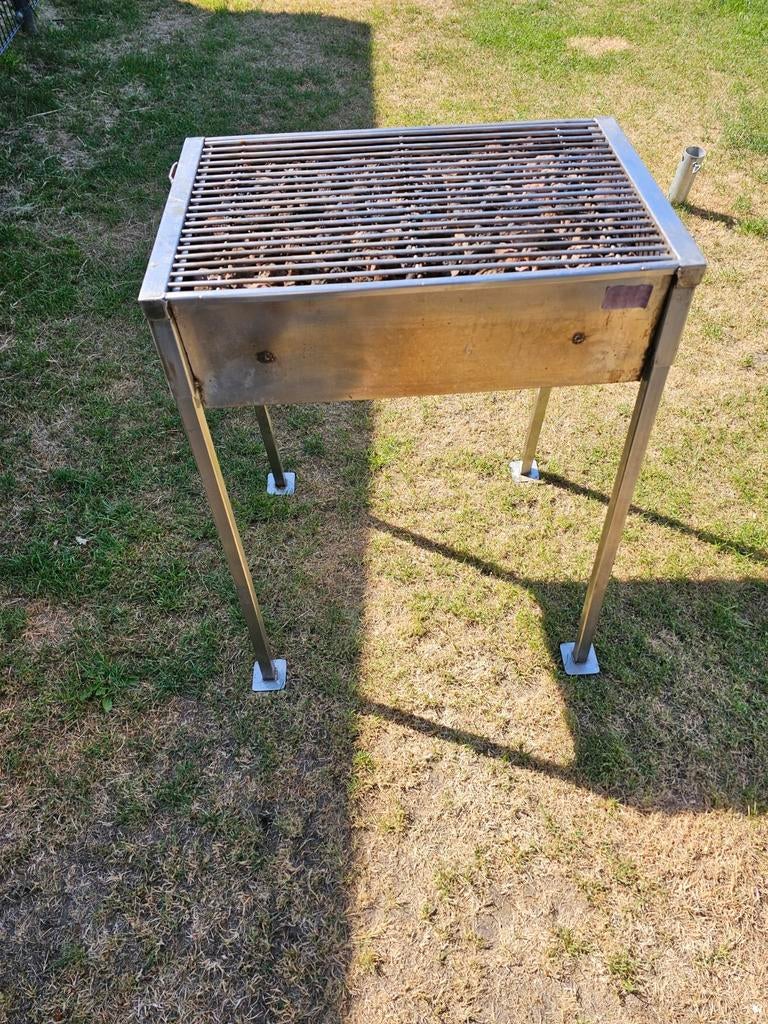 Lavasteem Barbecue te huur, Ophalen, Zo goed als nieuw, Onbekend