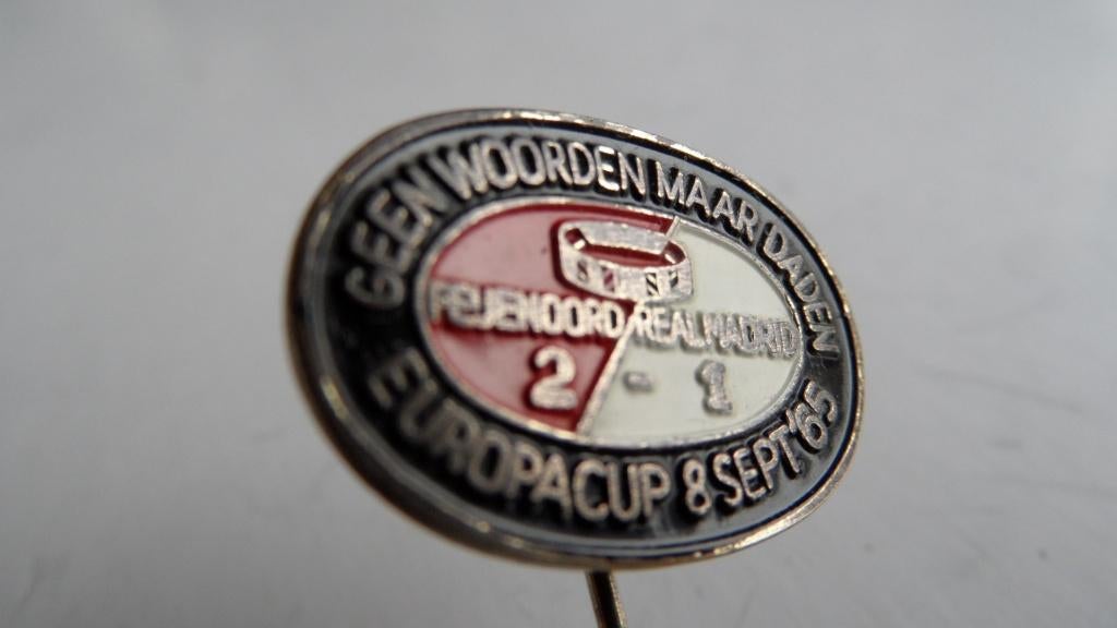 Feyenoord Europacup 1965 speld, Geen woorden maar daden, Verzenden, Gebruikt, Sport, Speldje of Pin