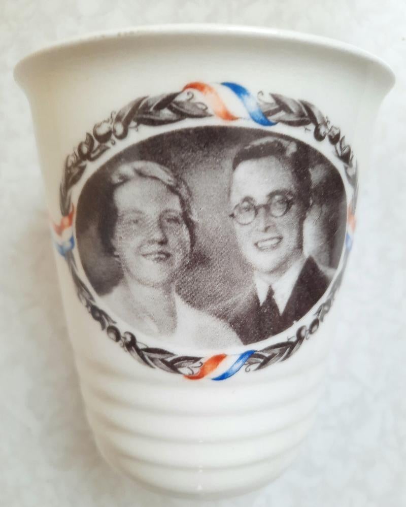 Beker van Juliana en Prins Bernard, Verzamelen, Ophalen of Verzenden, Gebruikt, Nederland, Servies