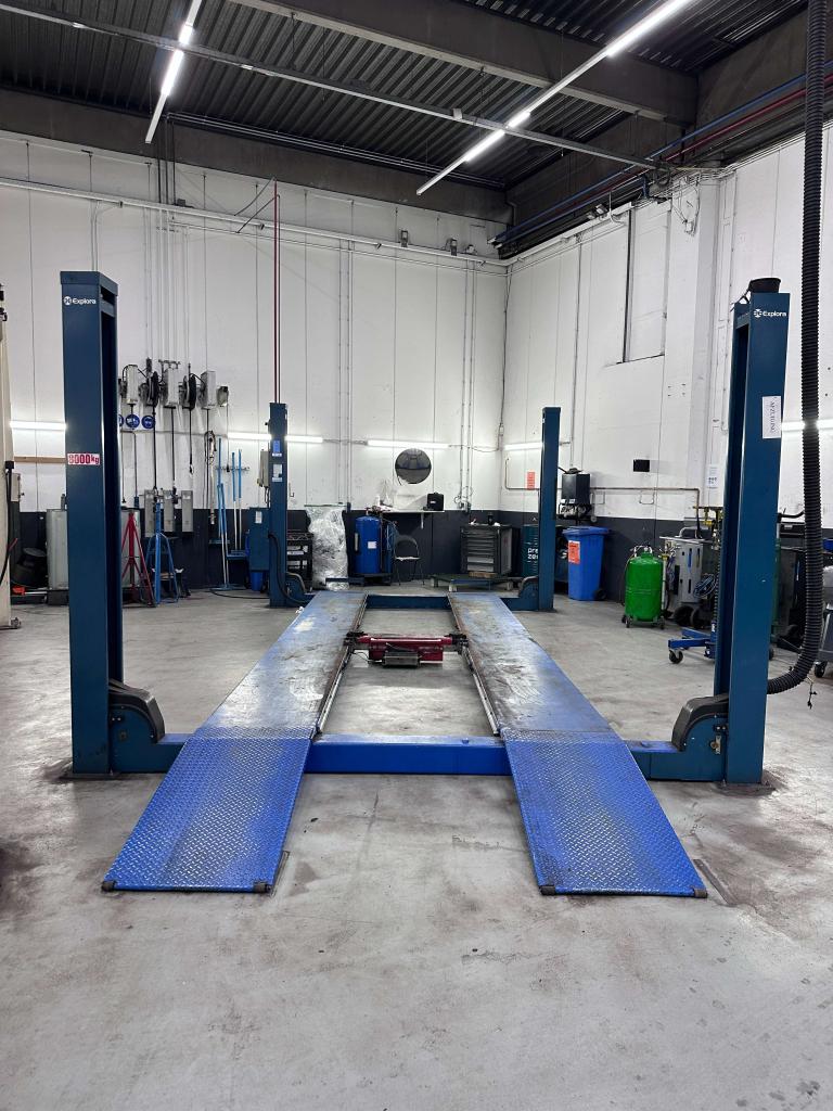 APK Hefbrug 4 koloms 8000KG 5.7M brugkrik / 4 kolommer 400V, Niet ingevuld, Niet ingevuld, Niet ingevuld