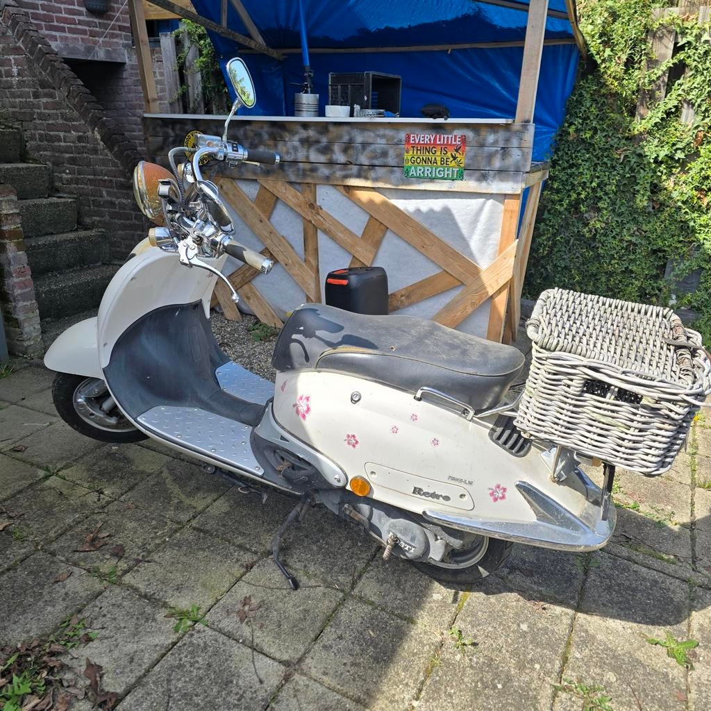 Retro scooter - Charmant en betrouwbaar, Fietsen en Brommers, Brommeronderdelen | Scooters, Gebruikt, Overige merken, Overige typen