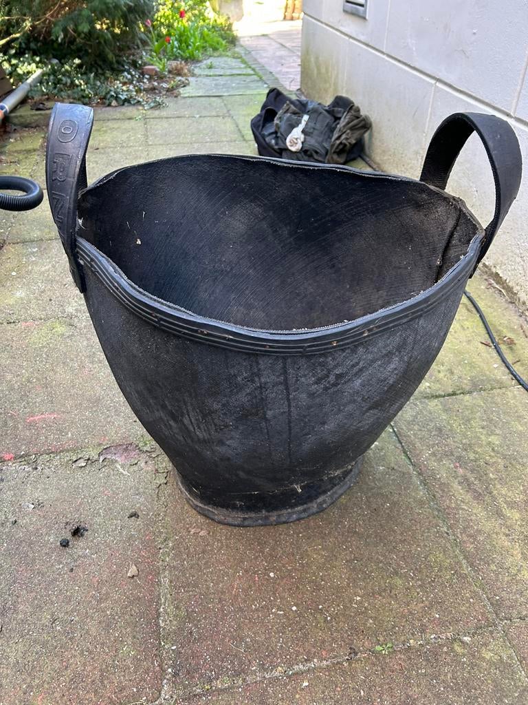 Grote mand van autobandenrubber, Ophalen, Zo goed als nieuw, Rond, Overige materialen