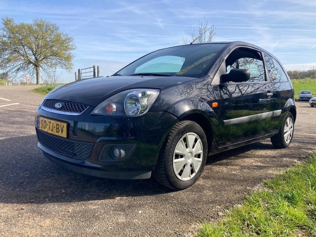 Te koop: Nette Ford Fiësta 1.3 2006, 1299 cc, Stof, 40 €/maand, 4 cilinders
