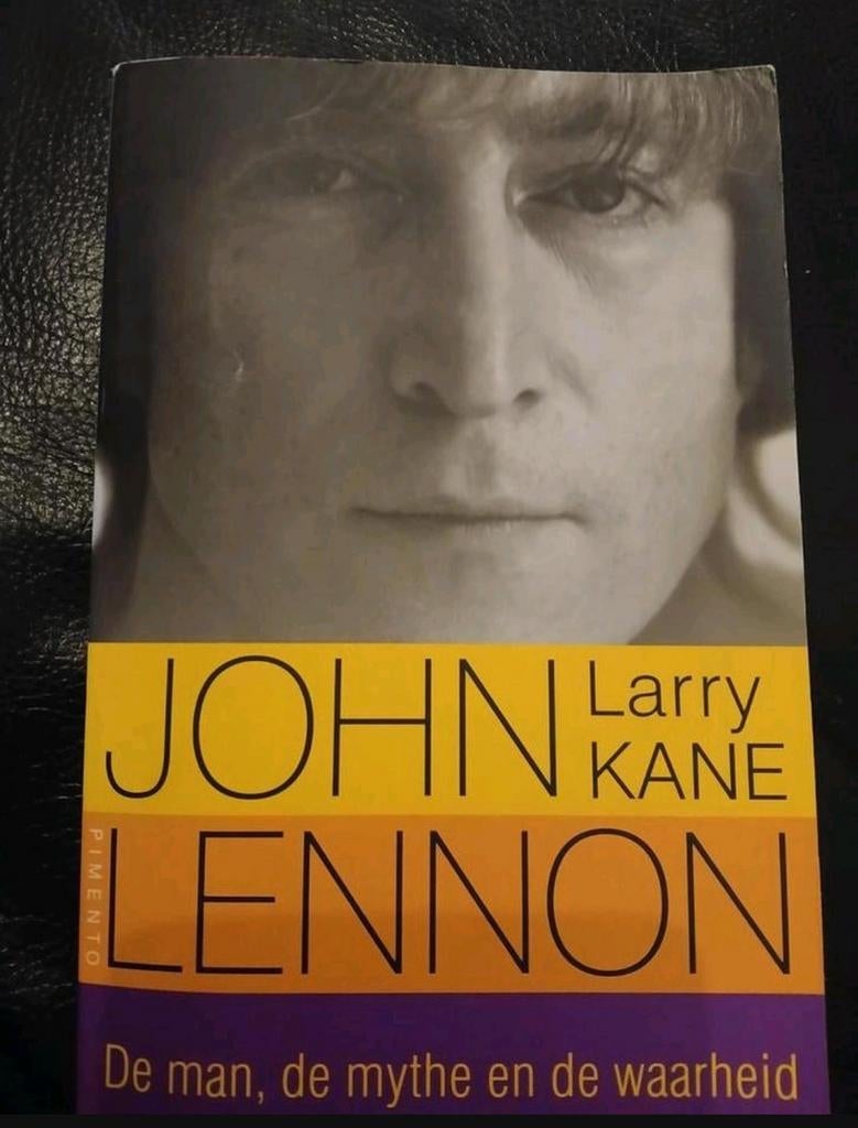 BEATLES, john Lennon boek + dvd + boek George Harrison., Verzamelen, Ophalen of Verzenden, Zo goed als nieuw, Boek, Tijdschrift of Artikel