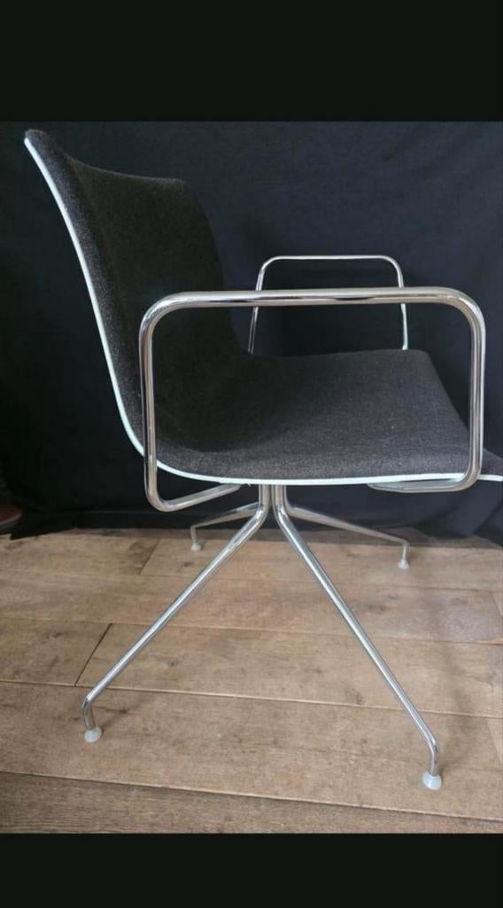 Arper Altherra stoelen, Gebruikt, Drie, Ophalen of Verzenden, Stof