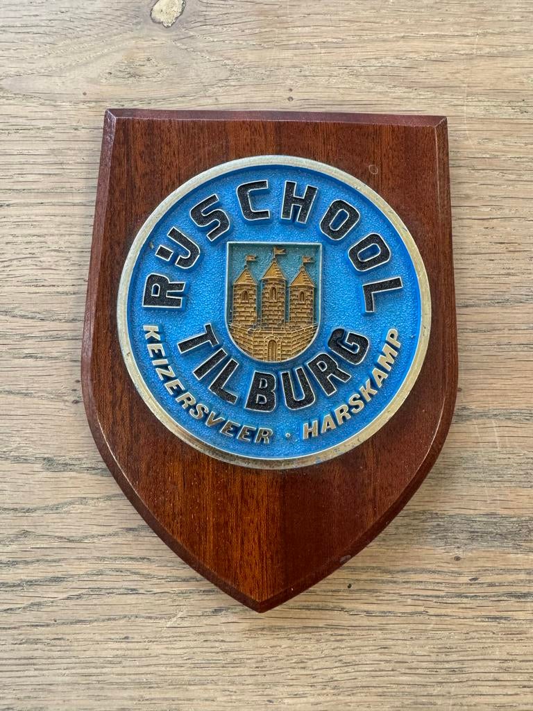 Tilburgse R.K. Rijschool Wapen Schild, Antiek en Kunst, Antiek | Wandborden en Tegels, Ophalen of Verzenden