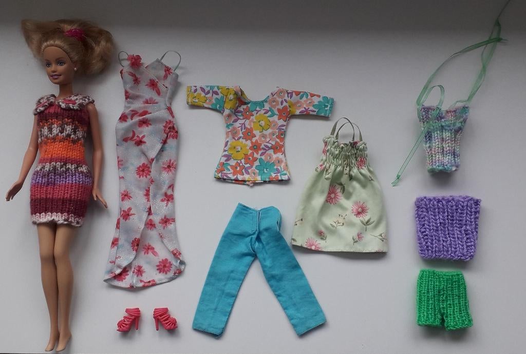 Barbie set waaronder met de hand gemaakte nieuwe kleding 05, Ophalen of Verzenden, Gebruikt, Barbie
